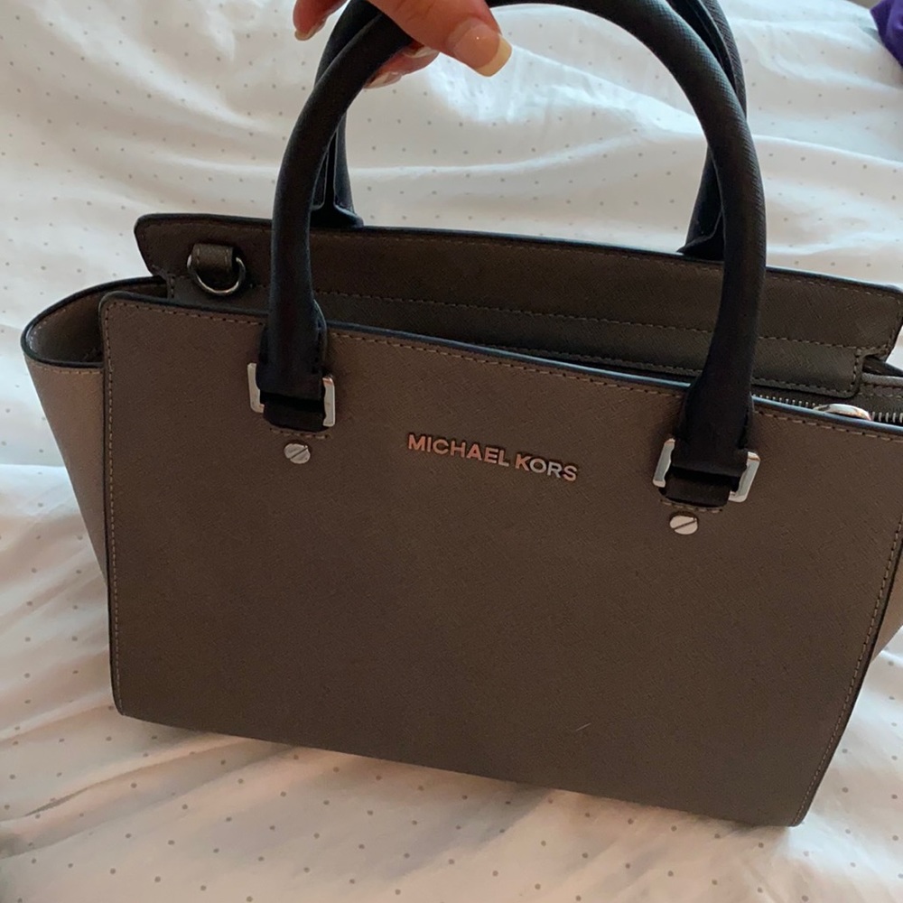 Micheal kors purse
